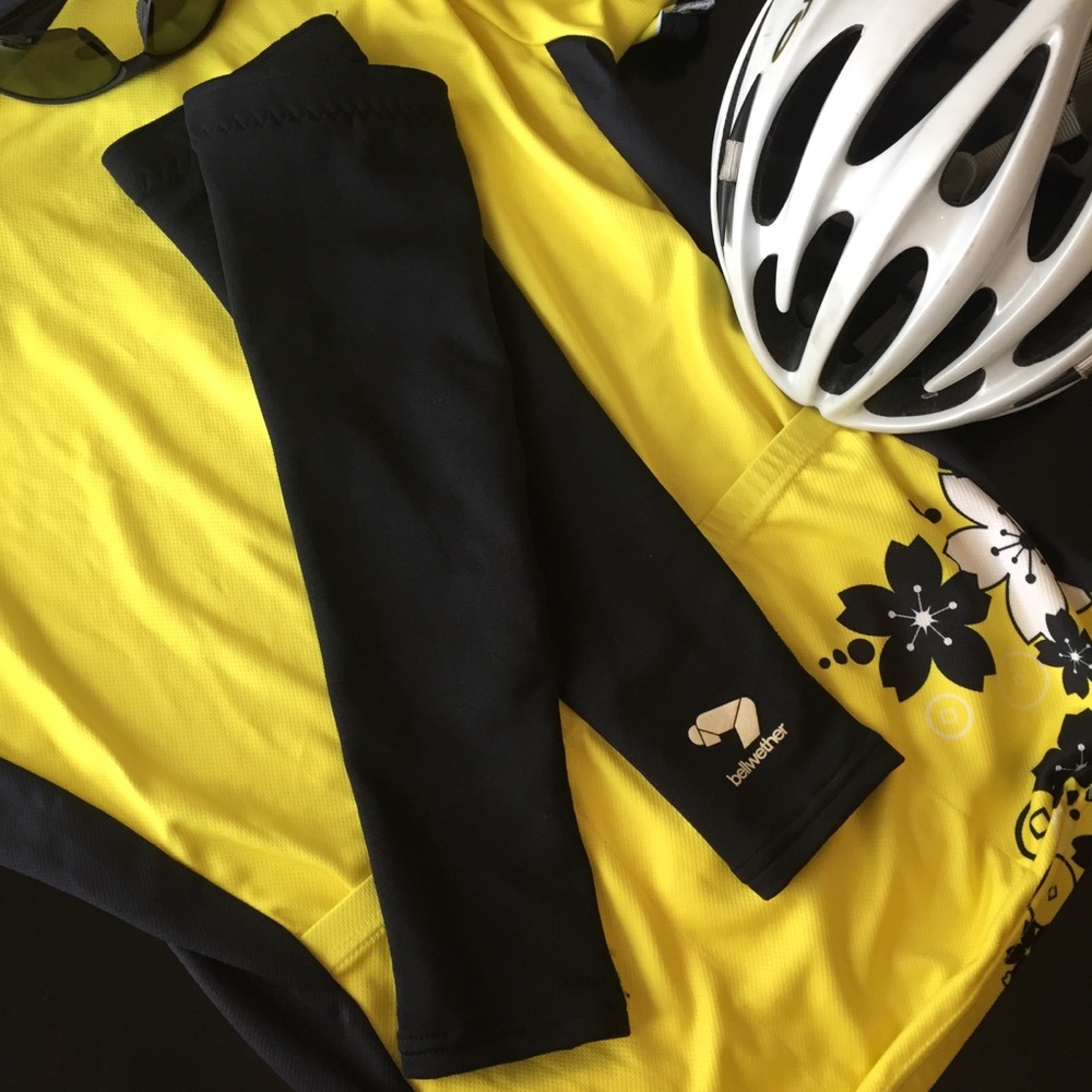 ✨Bellwether cycling arm warmers - size Medium✨